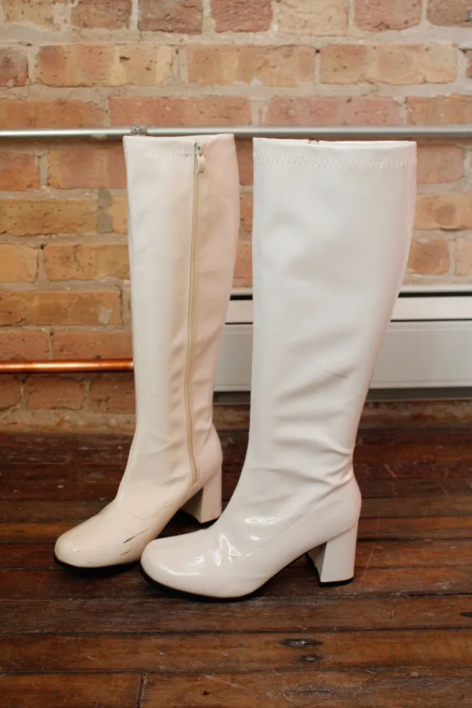 1990s does 1960s  Mod White Vinyl GoGo Boots - 8