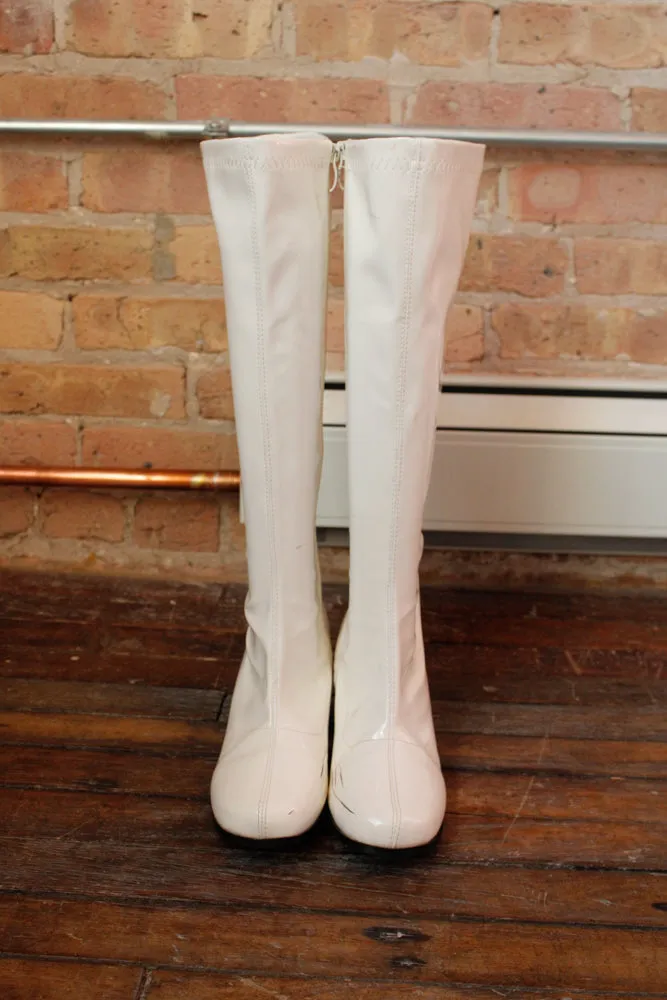 1990s does 1960s  Mod White Vinyl GoGo Boots - 8
