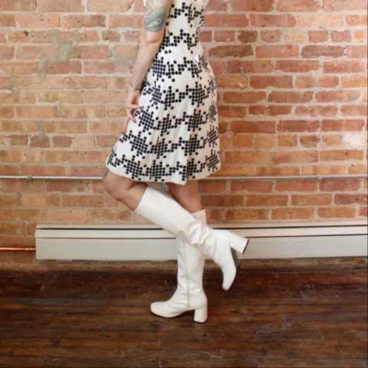 1990s does 1960s  Mod White Vinyl GoGo Boots - 8