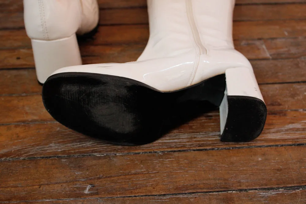 1990s does 1960s  Mod White Vinyl GoGo Boots - 8